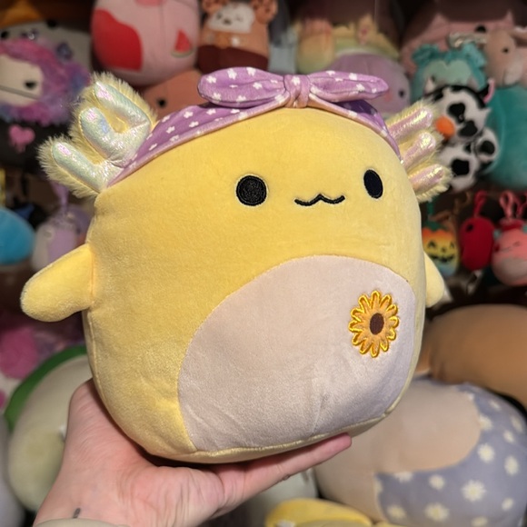 Treyton the Axolotl squishmallow NWT with sunflower - Picture 2 of 8